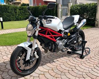 Ducati Monster 796+ ABS