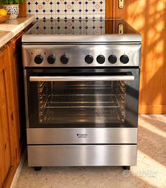 Cucina a gas con forno Hotpoint Ariston