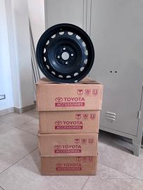 4 Cerchi in ferro  Toyota Yaris 15” NUOVI