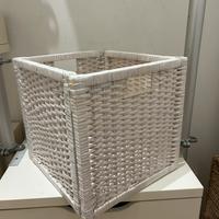 Cesto in vimini bianco