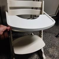 Seggiolone modello Stokke con vassoio