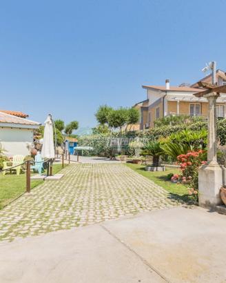 Villa Bifamiliare a Santa Marinella 3 locali