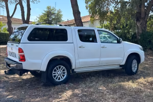 Toyota Hilux autocarro