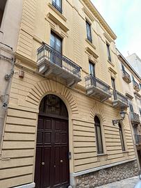 Locale uso ufficio, 2 vani, 50 mq, via Carreca