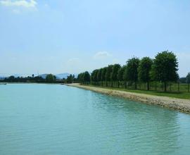 Lago con Bar Ristorazione e Pesca Sportiva