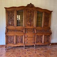 credenza con vetrina in stile classico barocco