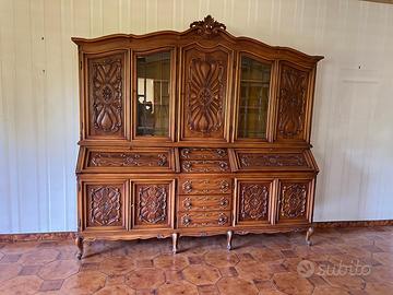 credenza con vetrina in stile classico barocco