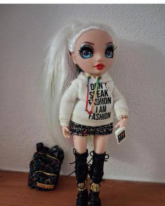 Bambola Rainbow High Amaya Raine con accessori

