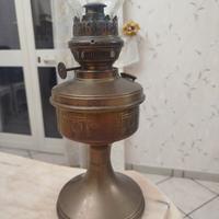 antica lampada a gasolio in ottone 