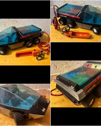 vecchio giocattolo filoguidato StarCruiser