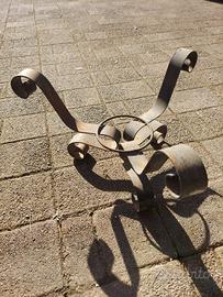 portavasi in ferro battuto