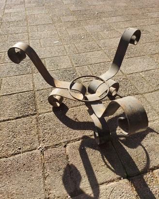 portavasi in ferro battuto