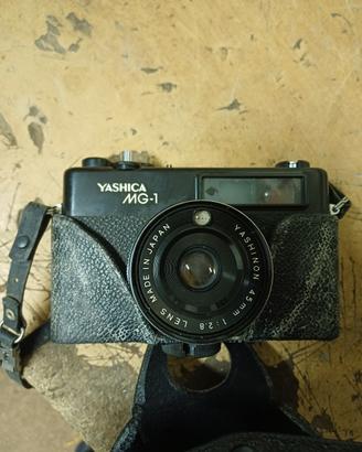 macchina fotografica yashica mg1 vintage