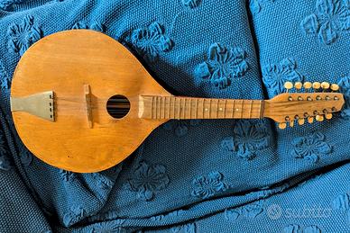 Antico mandolino a 12 corde