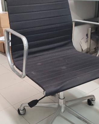 sedia ufficiochair EA108 by Charles and Ray Eames 