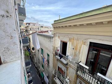 3 LOCALI A NAPOLI