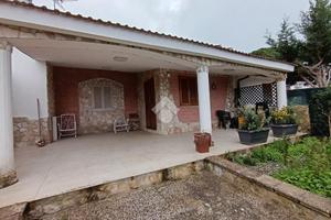 VILLA A SCHIERA A CASSANO DELLE MURGE