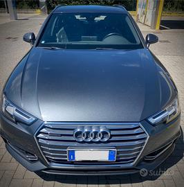 Audi A4 | S-Line interno ed esterno.