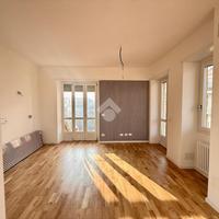 2 LOCALI A TORINO