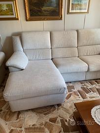 Divano 3 posti con penisola e movimento relax