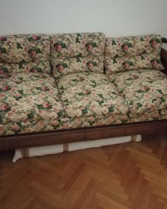 Letto antico a barca tramutato in divanetto a tre
