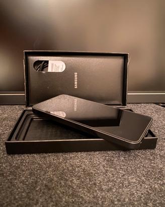 Samsung Galaxy S24 – pari al nuovo