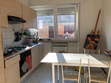 Camera doppia uso singola arredata