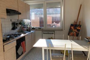 Camera doppia uso singola arredata