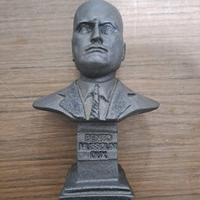 Statua Mussolini