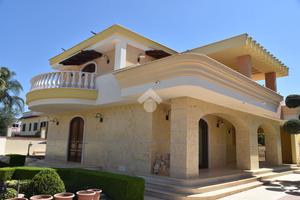 VILLA SINGOLA A BISCEGLIE