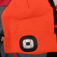 berretta con lampada luminosa lampeggiante