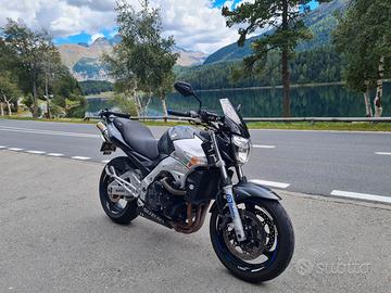 SUZUKI GSR 600