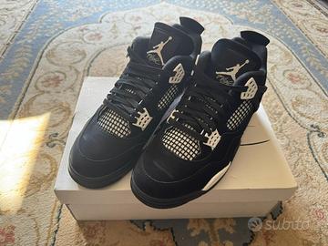 Jordan 4 White Thunder numero 44