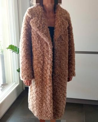 Cappotto lungo in eco pelliccia
