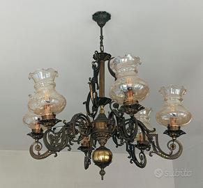 Lampadario in metallo e vetro soffiato
