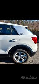 Audi q2 dotata di  gancio traino