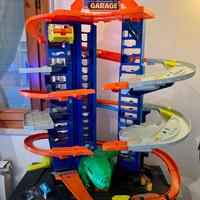 Pista garage hot wheels squalo