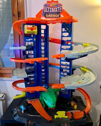 Pista garage hot wheels squalo