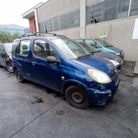 Toyota yaris verso 1.3 b 2002 2nzfe per ricambi