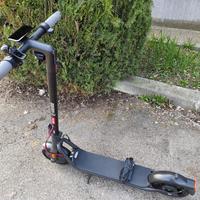 monopattino elettrico NAVEE V25i Pro