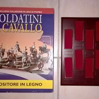 SOLDATINI di piombo a cavallo e ESPOSITORE