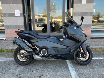 YAMAHA TMAX 560