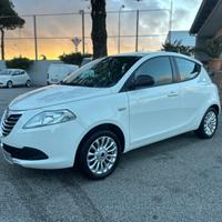 Lancia Ypsilon 1.2 69 CV 5 porte S&S Platinum