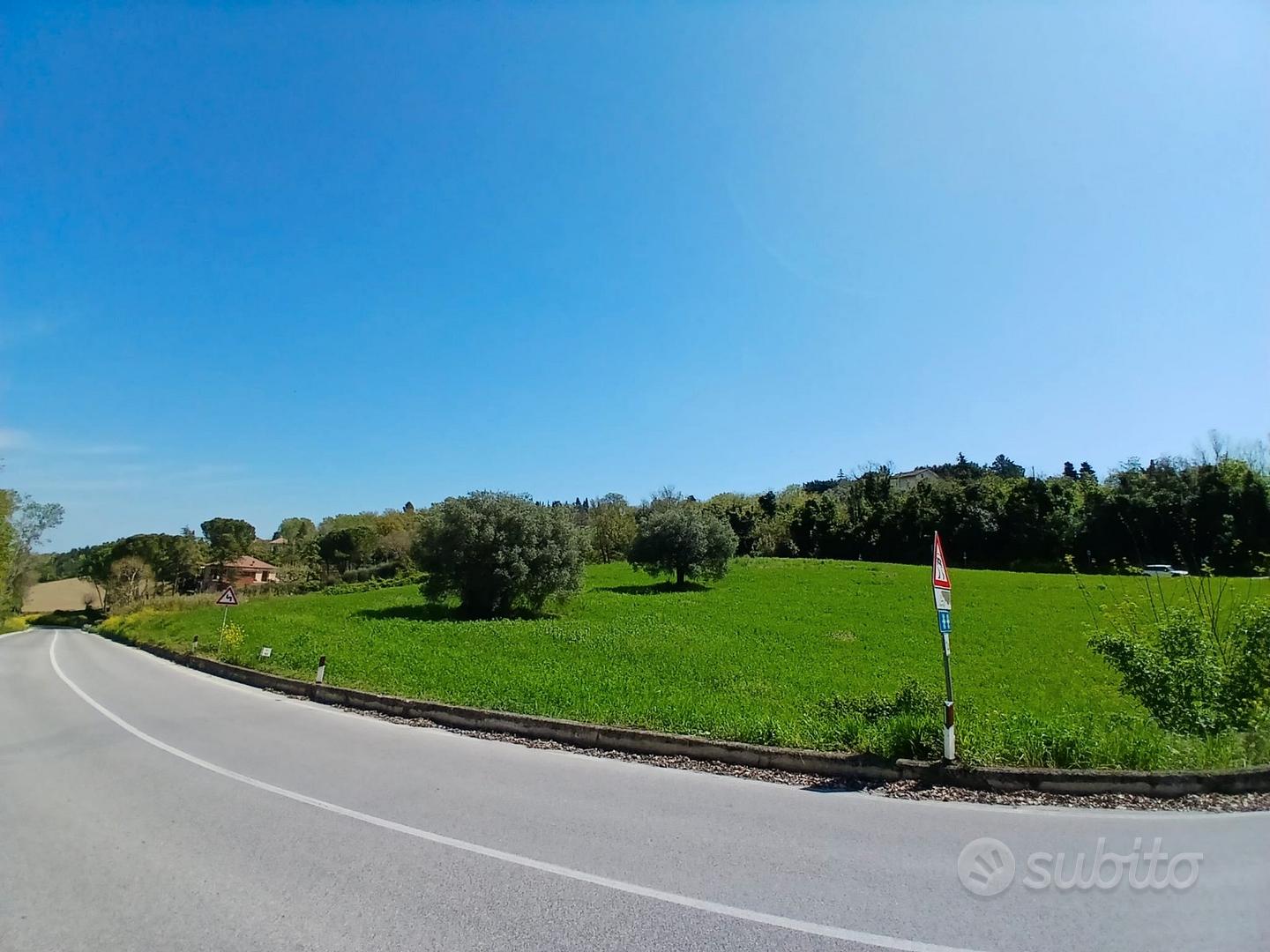 TERRENO AGRICOLO A 3 KM DA MACERATA - 1,2 ettari - Vista 2
