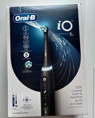 Oral-B iO5 spazzolino elettrico pari al nuovo.