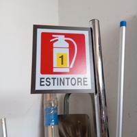 totem porta estintore