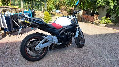 Suzuki GSR 600 - 2008