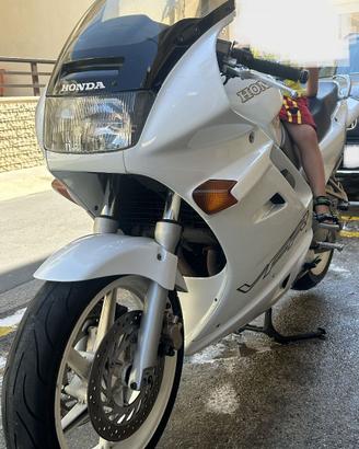 Honda VFR 750 F (RC 36) 1991 Bianco