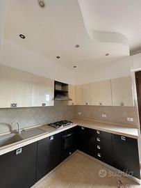 Appartamento al secondo piano con doppi balconi