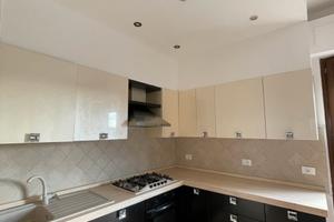 Appartamento al secondo piano con doppi balconi